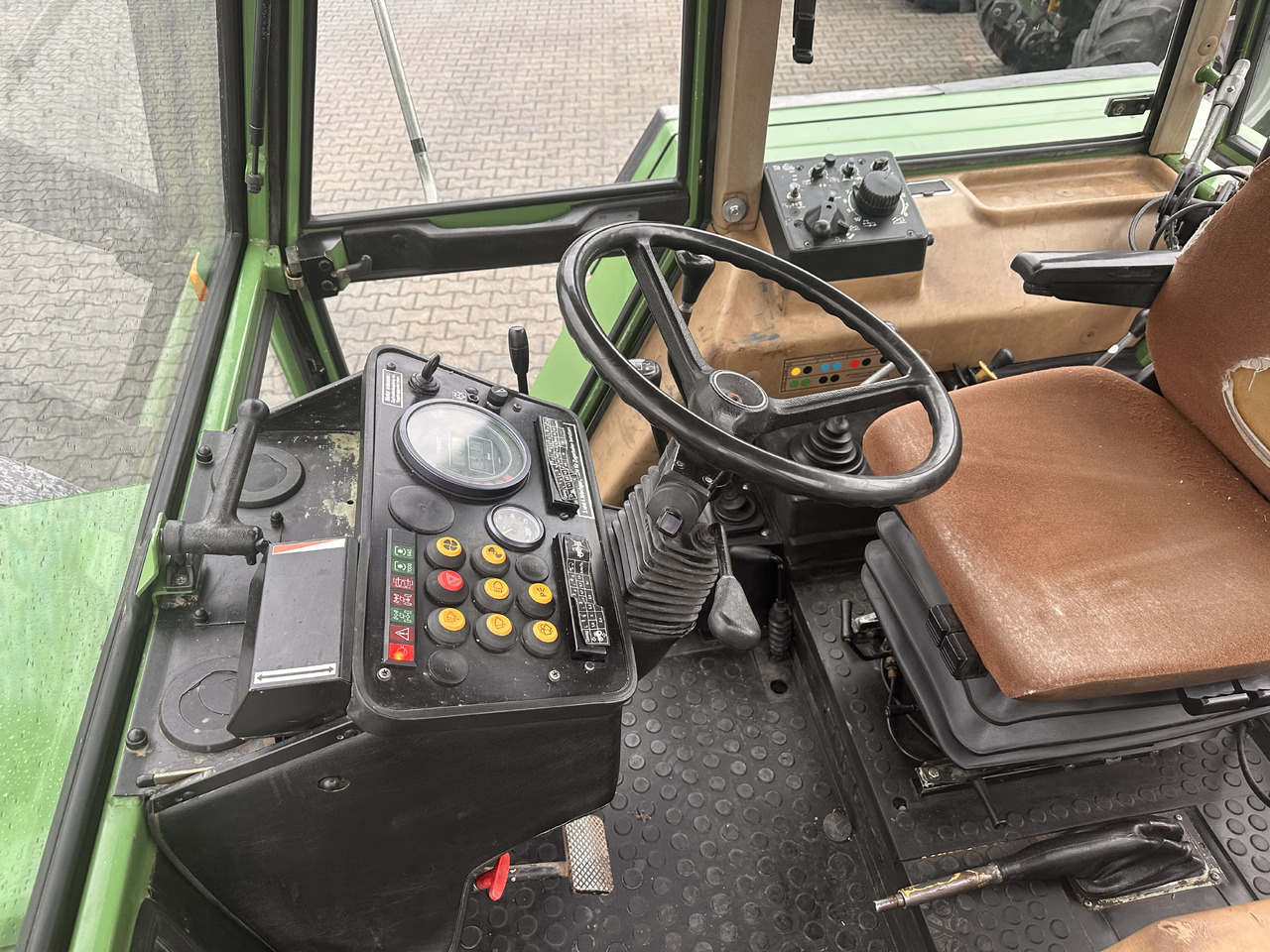 FENDT Favorit 614 LSA TURBOMATIK E - Τρακτέρ: φωτογραφία 3 FENDT Favorit 614 LSA TURBOMATIK E - Τρακτέρ: φωτογραφία 3