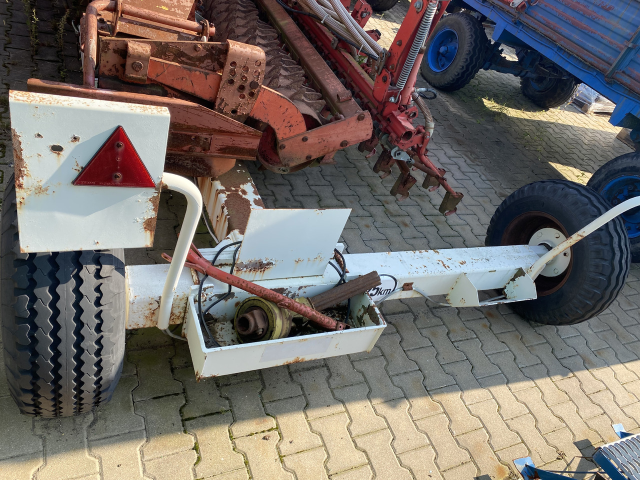 Kverneland ACCORD Pneumatic DA-S KUHN + Kuhn 4.50m - Σπαρτική με σβάρνα: φωτογραφία 4 Kverneland ACCORD Pneumatic DA-S KUHN + Kuhn 4.50m - Σπαρτική με σβάρνα: φωτογραφία 4