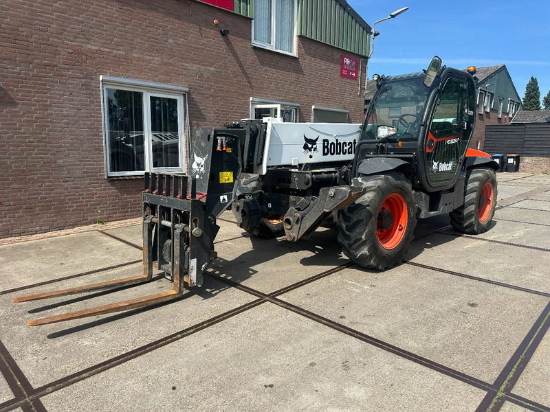 Bobcat T40.180 SLPB 31,CE, 3102 HOURS, 18 M , 4000KG 1200MM FORKS AIR CONDITIONER - Τηλεσκοπικός φορτωτής: φωτογραφία 3 Bobcat T40.180 SLPB 31,CE, 3102 HOURS, 18 M , 4000KG 1200MM FORKS AIR CONDITIONER - Τηλεσκοπικός φορτωτής: φωτογραφία 3
