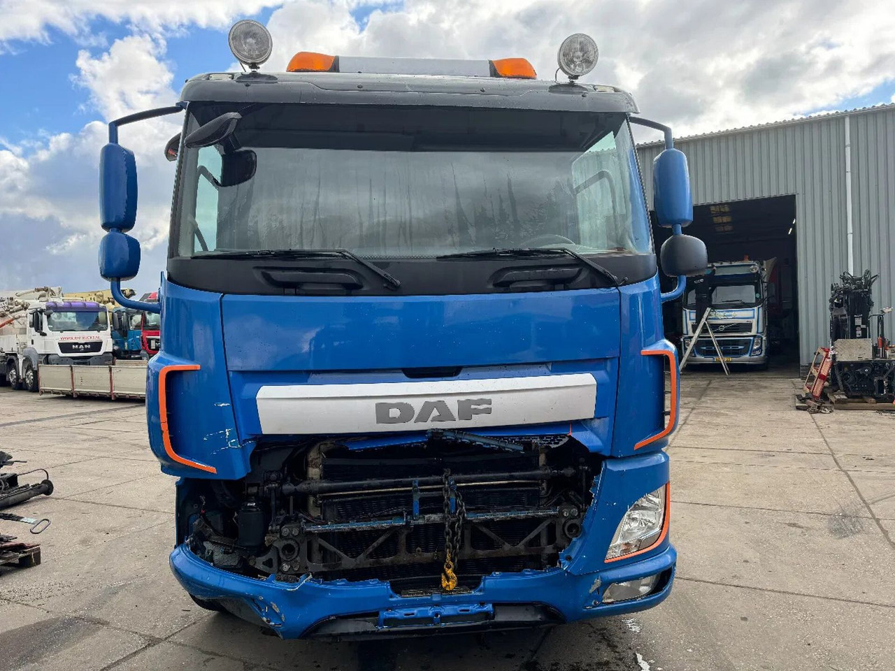 DAF CF 460 8X2 ONLY VISUAL DAMAGED // ENGINE IS RUNN - Φορτηγό φόρτωσης γάντζου: φωτογραφία 2 DAF CF 460 8X2 ONLY VISUAL DAMAGED // ENGINE IS RUNN - Φορτηγό φόρτωσης γάντζου: φωτογραφία 2