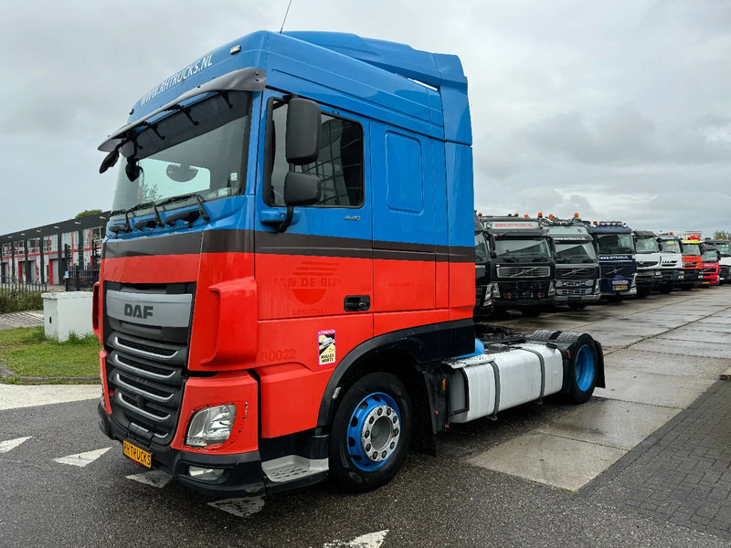 DAF XF 440 4X2 EURO 6 MEGA LOW DECK - Τράκτορας: φωτογραφία 1 DAF XF 440 4X2 EURO 6 MEGA LOW DECK - Τράκτορας: φωτογραφία 1