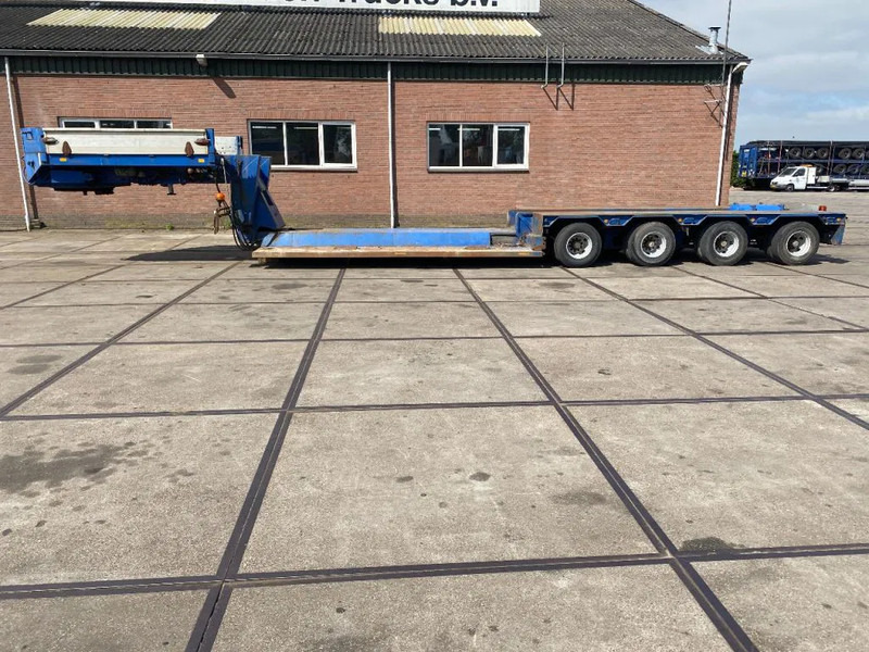 Goldhofer 4 AXEL STEERING - Επικαθήμενο με χαμηλό δάπεδο: φωτογραφία 1 Goldhofer 4 AXEL STEERING - Επικαθήμενο με χαμηλό δάπεδο: φωτογραφία 1