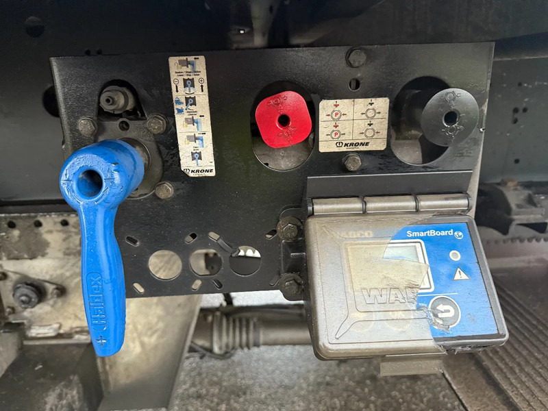 Krone SD, ZIJBORDEN, ONDERVOUW LAADKLEP 2000KG, APK 01-08-2026 - Επικαθήμενο κουρτίνα: φωτογραφία 5 Krone SD, ZIJBORDEN, ONDERVOUW LAADKLEP 2000KG, APK 01-08-2026 - Επικαθήμενο κουρτίνα: φωτογραφία 5