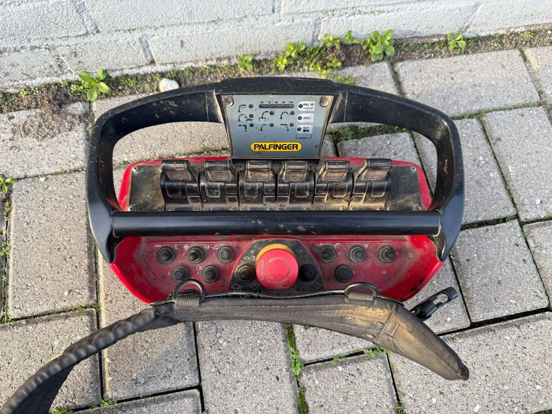 Scania G370 4X4 EURO 6 + 3-SIDE TIPPER + PALFINGER PK9002 + REMOTE - Φορτηγό με γερανό: φωτογραφία 5 Scania G370 4X4 EURO 6 + 3-SIDE TIPPER + PALFINGER PK9002 + REMOTE - Φορτηγό με γερανό: φωτογραφία 5