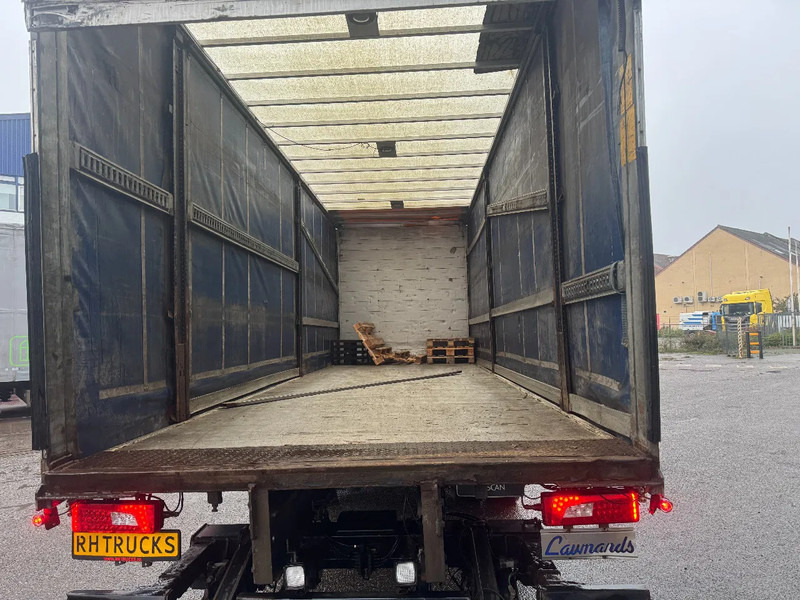 Scania P230 4X2 MANUAL + ZEPRO 2500 KG LIFT + REMOTE CONTROL - Φορτηγό μουσαμάς: φωτογραφία 5 Scania P230 4X2 MANUAL + ZEPRO 2500 KG LIFT + REMOTE CONTROL - Φορτηγό μουσαμάς: φωτογραφία 5