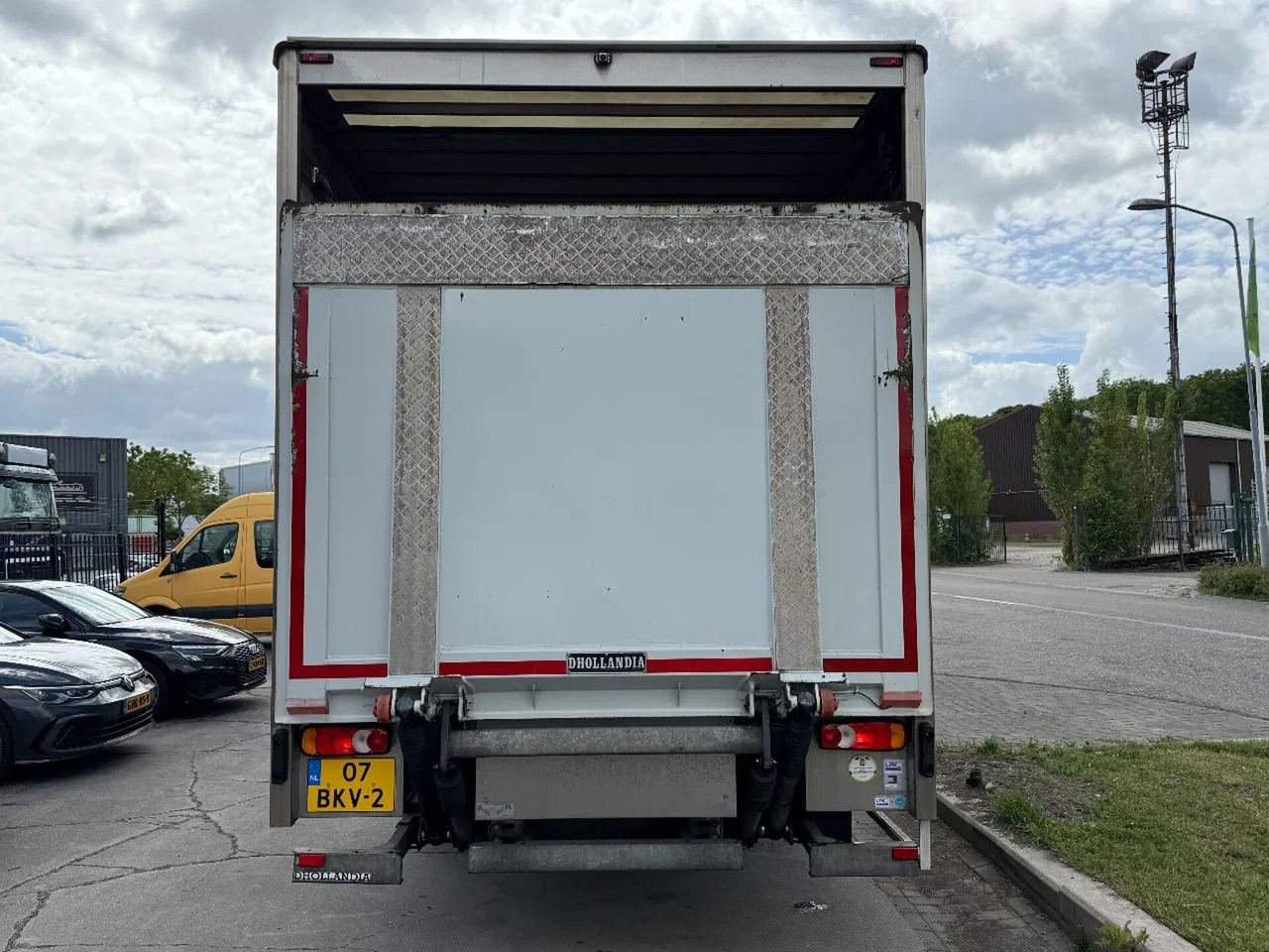 Volvo FL 250 18 TON - ONLY 169.291 KM + DHOLLANDIA LIF - Φορτηγό κόφα: φωτογραφία 5 Volvo FL 250 18 TON - ONLY 169.291 KM + DHOLLANDIA LIF - Φορτηγό κόφα: φωτογραφία 5