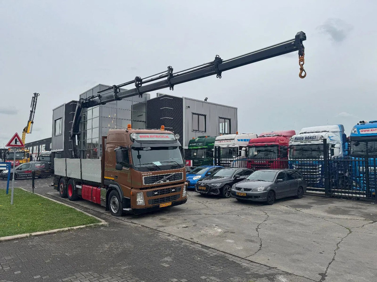 Volvo FM 500 6X2 EURO 5 HIAB 211 EP5 + REMOTE CONTROL - Φορτηγό με γερανό: φωτογραφία 1 Volvo FM 500 6X2 EURO 5 HIAB 211 EP5 + REMOTE CONTROL - Φορτηγό με γερανό: φωτογραφία 1