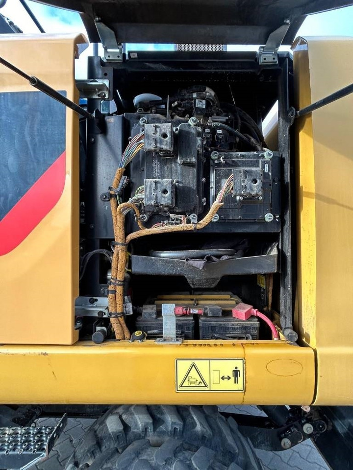 CAT M 318 F - Τροχοφόρος εκσκαφέας: φωτογραφία 4 CAT M 318 F - Τροχοφόρος εκσκαφέας: φωτογραφία 4