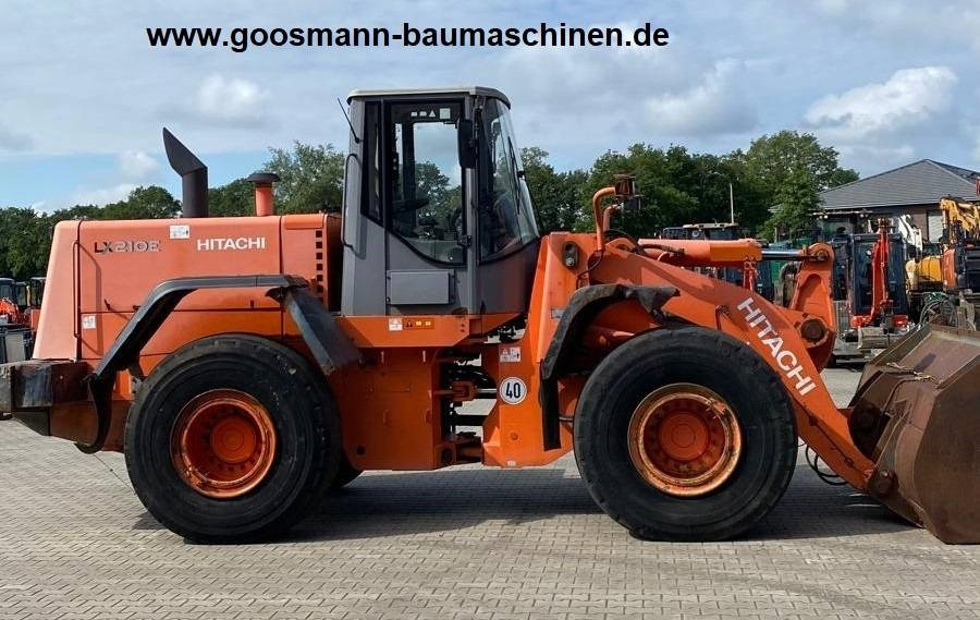 HITACHI LX 210E - Ελαστιχοφόρος φορτωτής: φωτογραφία 3 HITACHI LX 210E - Ελαστιχοφόρος φορτωτής: φωτογραφία 3