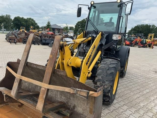 KOMATSU WA 80M - Ελαστιχοφόρος φορτωτής: φωτογραφία 4 KOMATSU WA 80M - Ελαστιχοφόρος φορτωτής: φωτογραφία 4