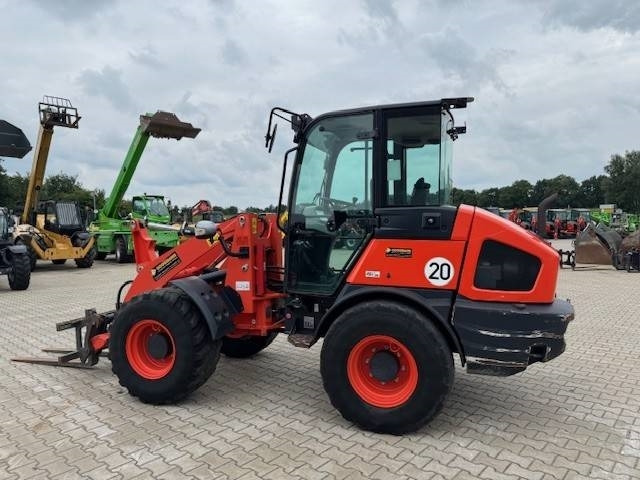 KUBOTA R090 - Ελαστιχοφόρος φορτωτής: φωτογραφία 1 KUBOTA R090 - Ελαστιχοφόρος φορτωτής: φωτογραφία 1