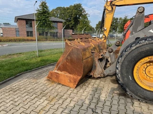 Volvo L 90 F - Ελαστιχοφόρος φορτωτής: φωτογραφία 2 Volvo L 90 F - Ελαστιχοφόρος φορτωτής: φωτογραφία 2
