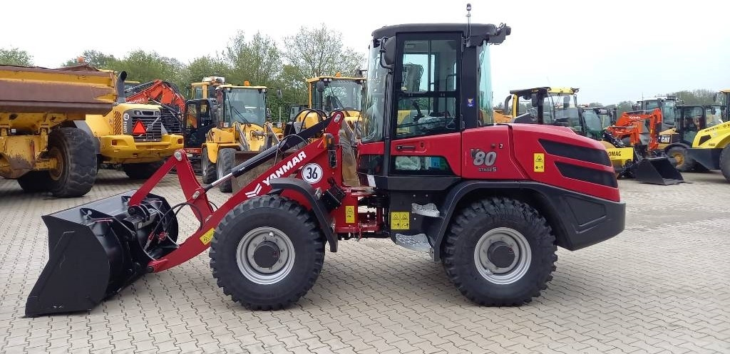 Yanmar V 80-5 Advance - Ελαστιχοφόρος φορτωτής: φωτογραφία 1 Yanmar V 80-5 Advance - Ελαστιχοφόρος φορτωτής: φωτογραφία 1