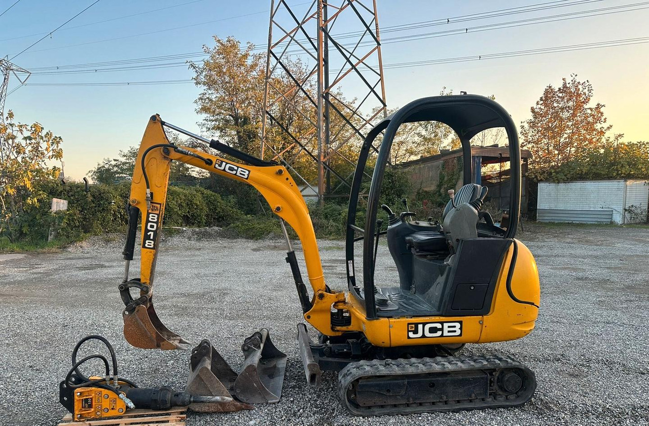 Mini escavatore Jcb 18 quintali - Μίνι εκσκαφέας: φωτογραφία 1 Mini escavatore Jcb 18 quintali - Μίνι εκσκαφέας: φωτογραφία 1