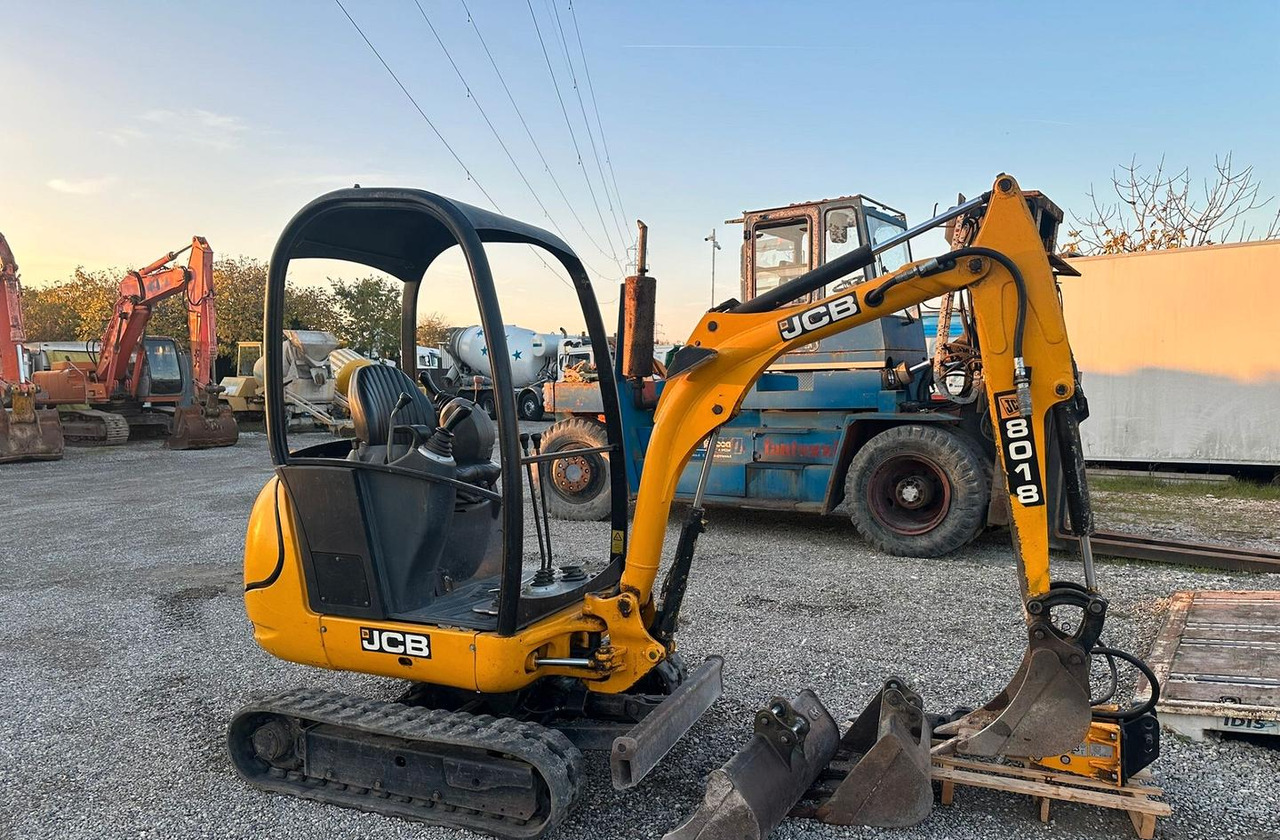 Mini escavatore Jcb 18 quintali - Μίνι εκσκαφέας: φωτογραφία 5 Mini escavatore Jcb 18 quintali - Μίνι εκσκαφέας: φωτογραφία 5