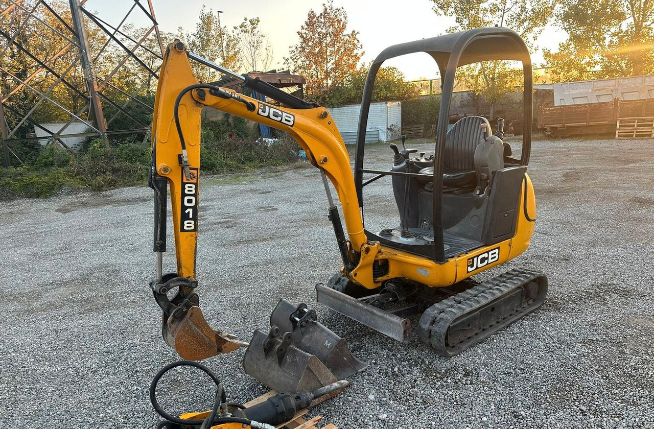 Mini escavatore Jcb 18 quintali - Μίνι εκσκαφέας: φωτογραφία 2 Mini escavatore Jcb 18 quintali - Μίνι εκσκαφέας: φωτογραφία 2