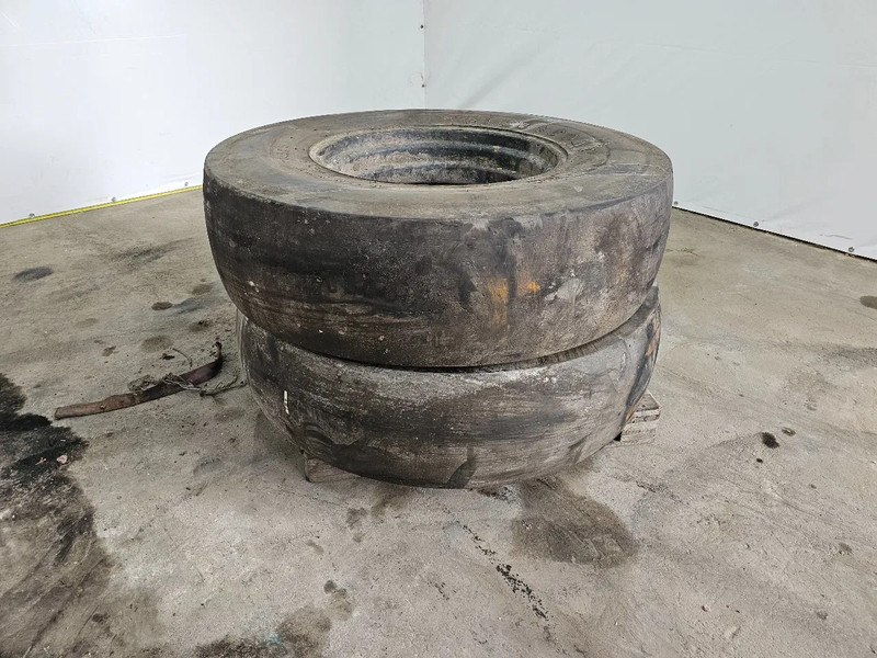 Firestone 16.9-30 - Ελαστικό για Φορτηγό: φωτογραφία 1 Firestone 16.9-30 - Ελαστικό για Φορτηγό: φωτογραφία 1