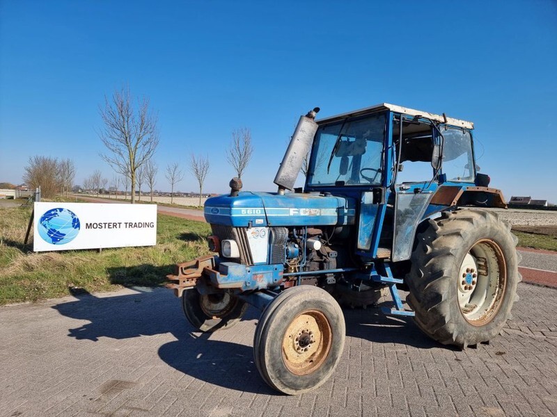 Ford 5610 - Τρακτέρ: φωτογραφία 1 Ford 5610 - Τρακτέρ: φωτογραφία 1