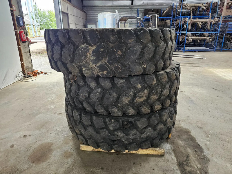 Michelin 18.00 R33 - Ελαστικό για Φορτηγό: φωτογραφία 3 Michelin 18.00 R33 - Ελαστικό για Φορτηγό: φωτογραφία 3