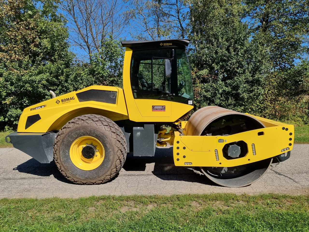 BOMAG BW 213 D-5 PL - Οδοστρωτήρας: φωτογραφία 2 BOMAG BW 213 D-5 PL - Οδοστρωτήρας: φωτογραφία 2