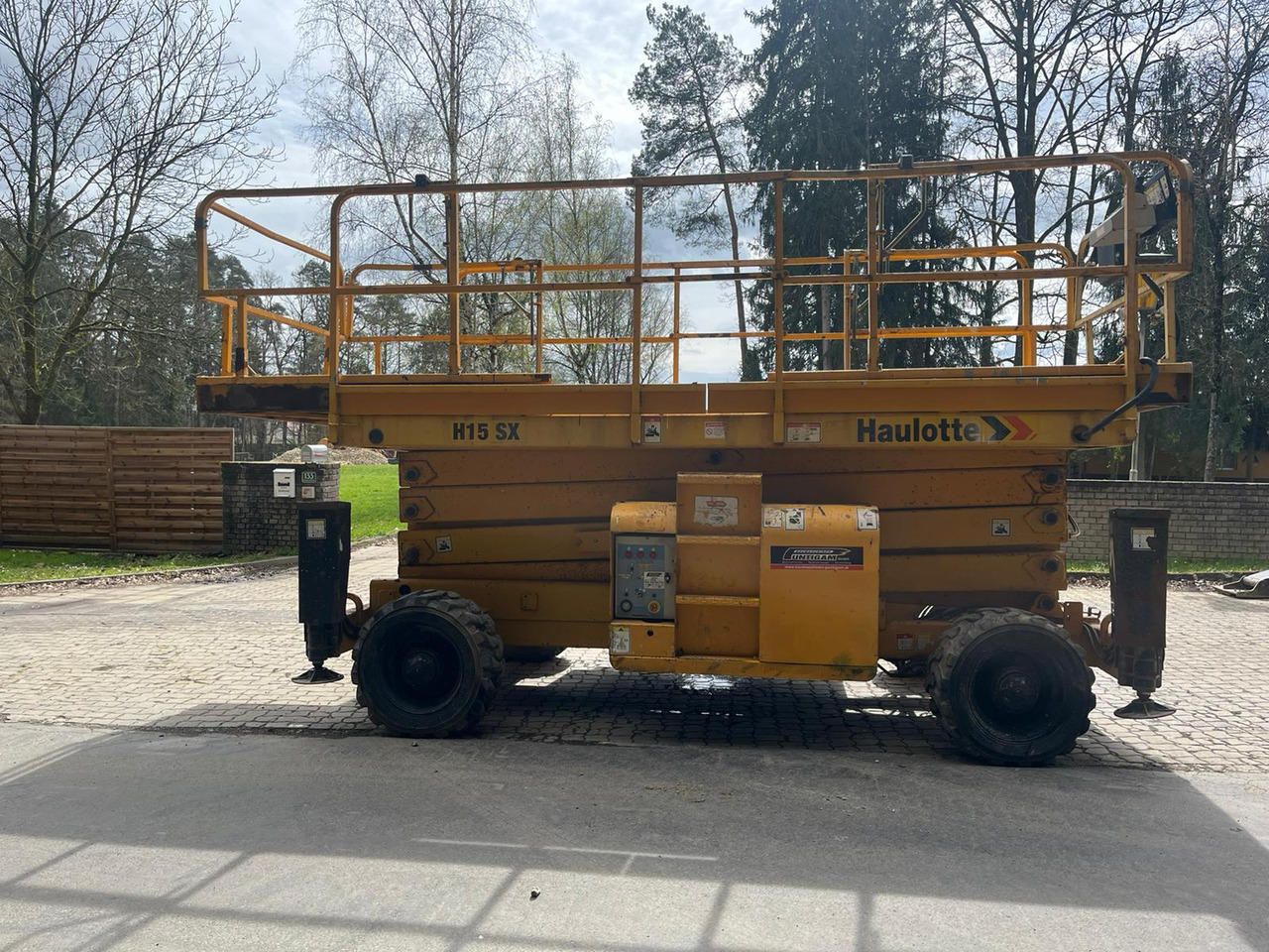 HAULOTTE H 15 SX - Πλατφόρμα εναέρια: φωτογραφία 2 HAULOTTE H 15 SX - Πλατφόρμα εναέρια: φωτογραφία 2