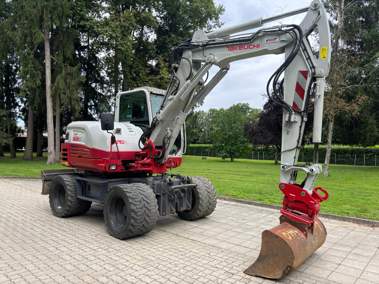 TAKEUCHI TB 295 W - Τροχοφόρος εκσκαφέας: φωτογραφία 4 TAKEUCHI TB 295 W - Τροχοφόρος εκσκαφέας: φωτογραφία 4
