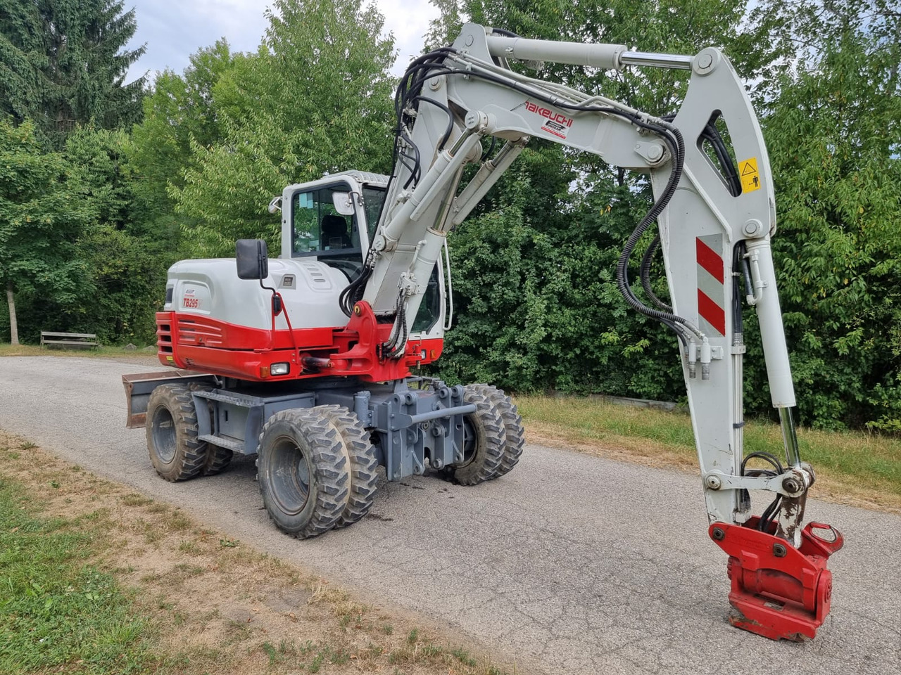 Takeuchi TB 295 W - Τροχοφόρος εκσκαφέας: φωτογραφία 4 Takeuchi TB 295 W - Τροχοφόρος εκσκαφέας: φωτογραφία 4