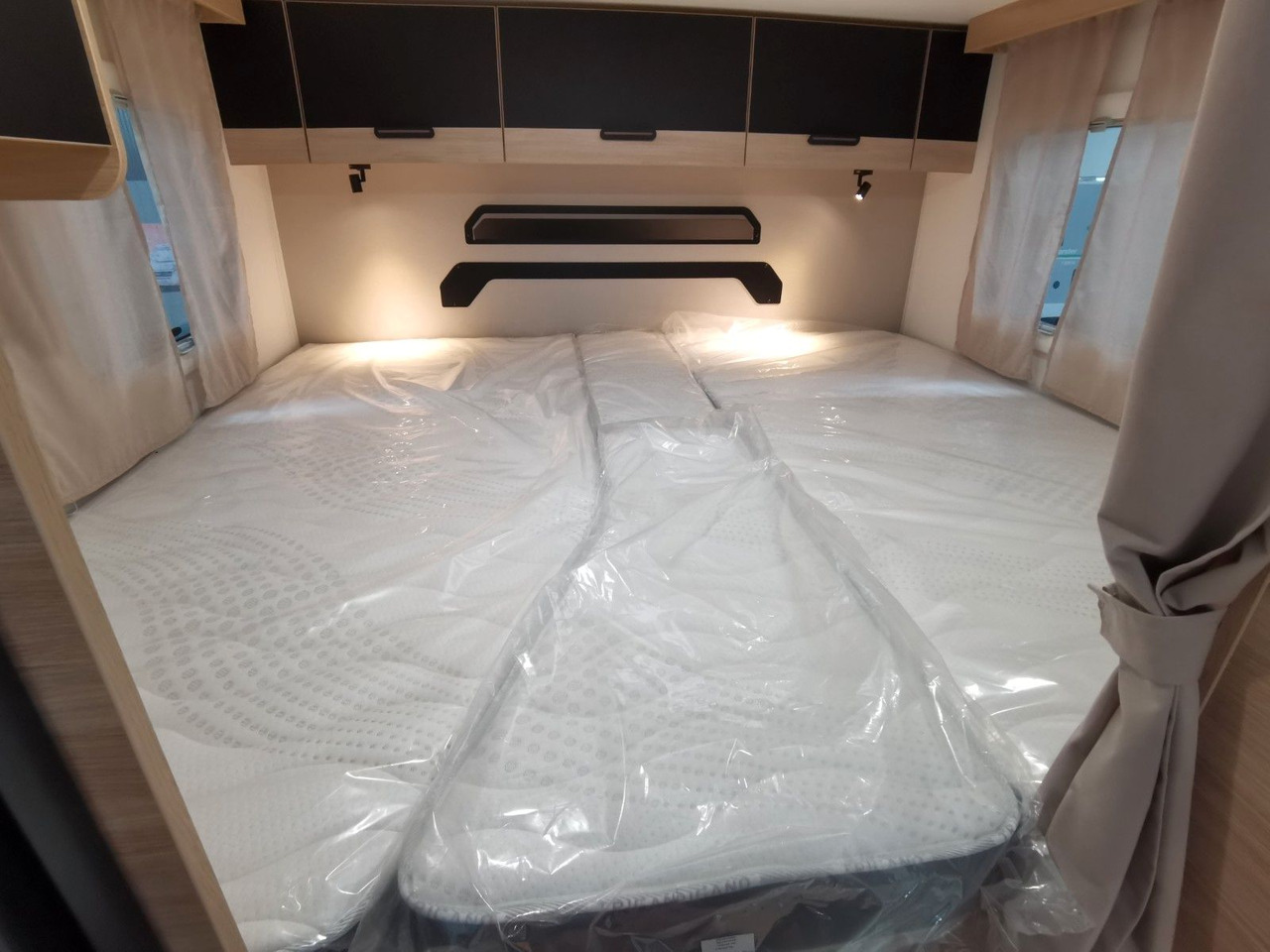 Ημιενιαίο αυτοκινούμενο Chausson 627 TITANIUM / - 2026 -/ EINZELBETTEN & HUBBETT: φωτογραφία 21