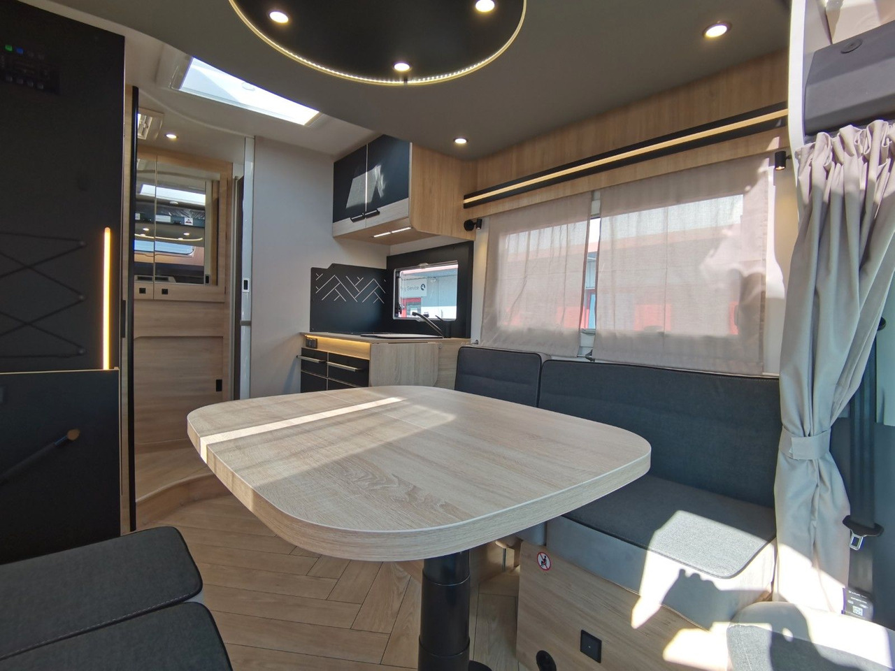 Ημιενιαίο αυτοκινούμενο Chausson 650 TITANIUM / - 2026 - / 165PS - 8G. / HUBBETT: φωτογραφία 16 Ημιενιαίο αυτοκινούμενο Chausson 650 TITANIUM / - 2026 - / 165PS - 8G. / HUBBETT: φωτογραφία 16