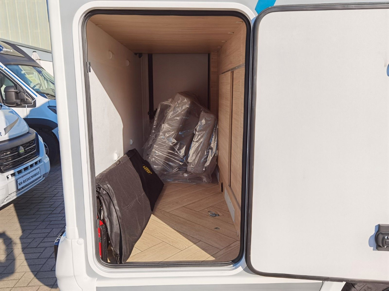 Ημιενιαίο αυτοκινούμενο Chausson 650 TITANIUM / - 2026 - / 165PS - 8G. / HUBBETT: φωτογραφία 9 Ημιενιαίο αυτοκινούμενο Chausson 650 TITANIUM / - 2026 - / 165PS - 8G. / HUBBETT: φωτογραφία 9