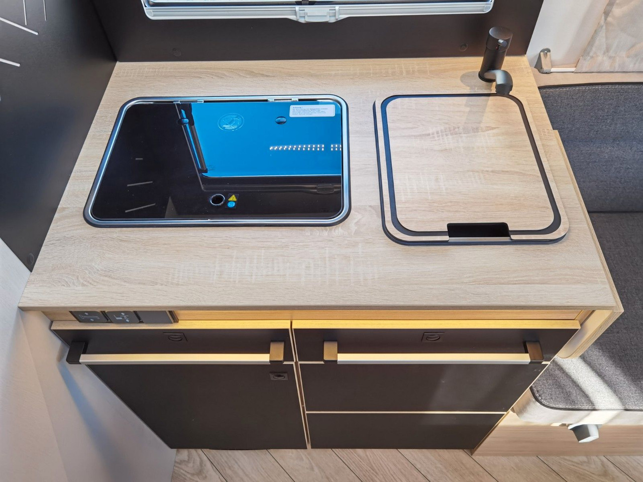 Ημιενιαίο αυτοκινούμενο Chausson 650 TITANIUM / - 2026 - / 165PS - 8G. / HUBBETT: φωτογραφία 18 Ημιενιαίο αυτοκινούμενο Chausson 650 TITANIUM / - 2026 - / 165PS - 8G. / HUBBETT: φωτογραφία 18