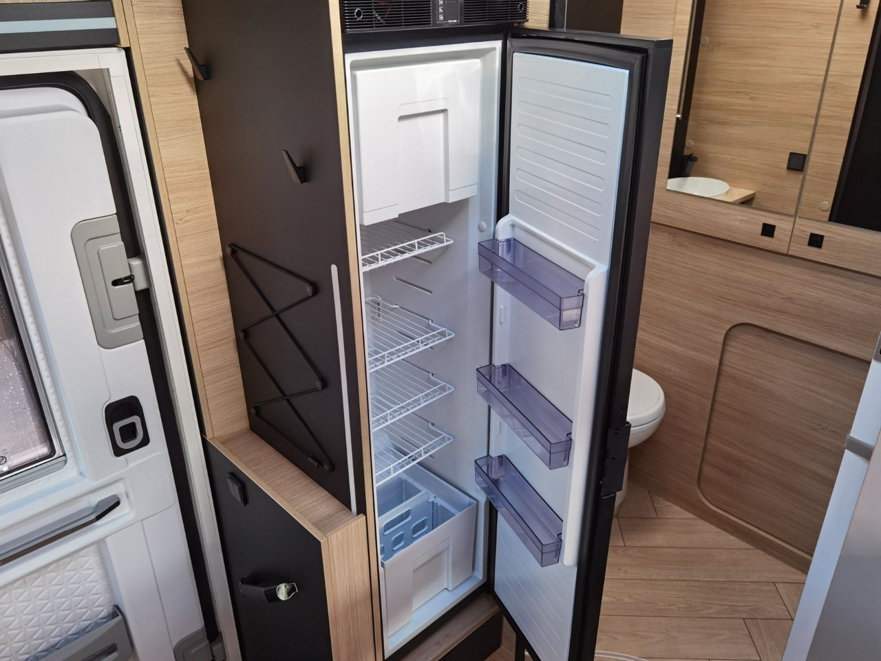 Ημιενιαίο αυτοκινούμενο Chausson 650 TITANIUM / - 2026 - / 165PS - 8G. / HUBBETT: φωτογραφία 19 Ημιενιαίο αυτοκινούμενο Chausson 650 TITANIUM / - 2026 - / 165PS - 8G. / HUBBETT: φωτογραφία 19