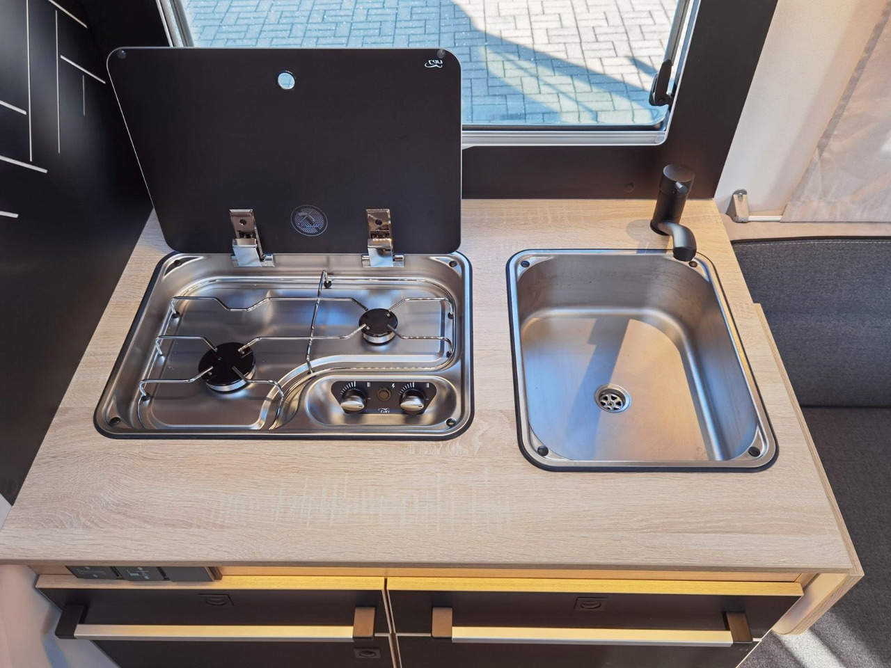 Ημιενιαίο αυτοκινούμενο Chausson 650 TITANIUM / - 2026 - / 165PS - 8G. / HUBBETT: φωτογραφία 17 Ημιενιαίο αυτοκινούμενο Chausson 650 TITANIUM / - 2026 - / 165PS - 8G. / HUBBETT: φωτογραφία 17