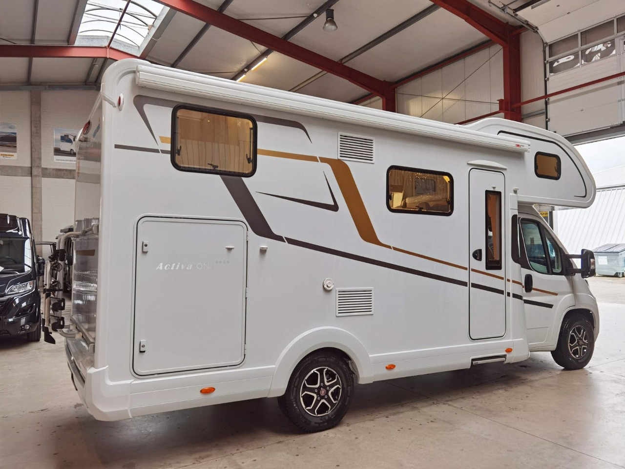 Eura Mobil ACTIVA ONE 690 HB / 180PS-40H MAXI/ PANORAMADACH - Αυτοκινούμενο με σοφίτα: φωτογραφία 4 Eura Mobil ACTIVA ONE 690 HB / 180PS-40H MAXI/ PANORAMADACH - Αυτοκινούμενο με σοφίτα: φωτογραφία 4