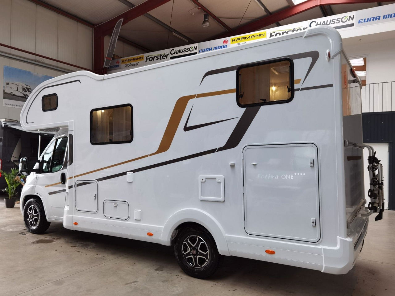 Eura Mobil ACTIVA ONE 690 HB / 180PS-40H MAXI/ PANORAMADACH - Αυτοκινούμενο με σοφίτα: φωτογραφία 5 Eura Mobil ACTIVA ONE 690 HB / 180PS-40H MAXI/ PANORAMADACH - Αυτοκινούμενο με σοφίτα: φωτογραφία 5
