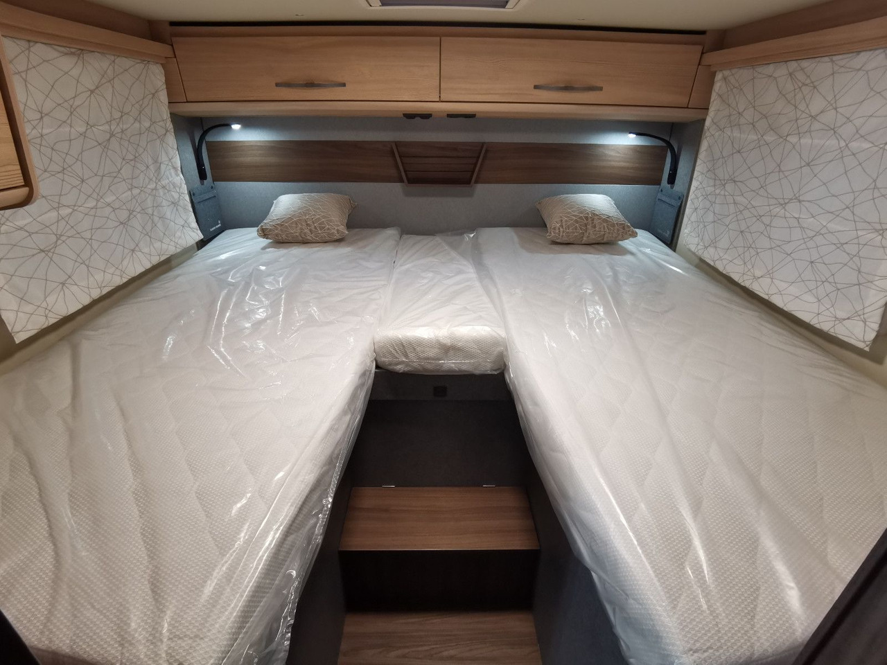 Ημιενιαίο αυτοκινούμενο Eura Mobil PROFILA T 726 EF /-2025-/ MONDIAL PLUS & S-PAKET: φωτογραφία 21 Ημιενιαίο αυτοκινούμενο Eura Mobil PROFILA T 726 EF /-2025-/ MONDIAL PLUS & S-PAKET: φωτογραφία 21