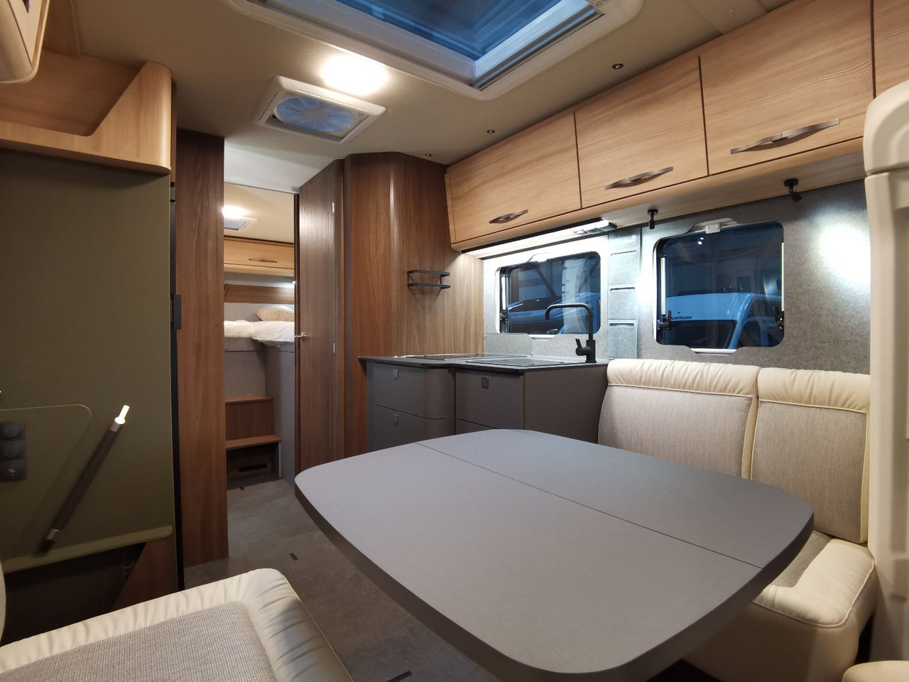 Ημιενιαίο αυτοκινούμενο Eura Mobil PROFILA T 726 EF /-2025-/ MONDIAL PLUS & S-PAKET: φωτογραφία 15 Ημιενιαίο αυτοκινούμενο Eura Mobil PROFILA T 726 EF /-2025-/ MONDIAL PLUS & S-PAKET: φωτογραφία 15