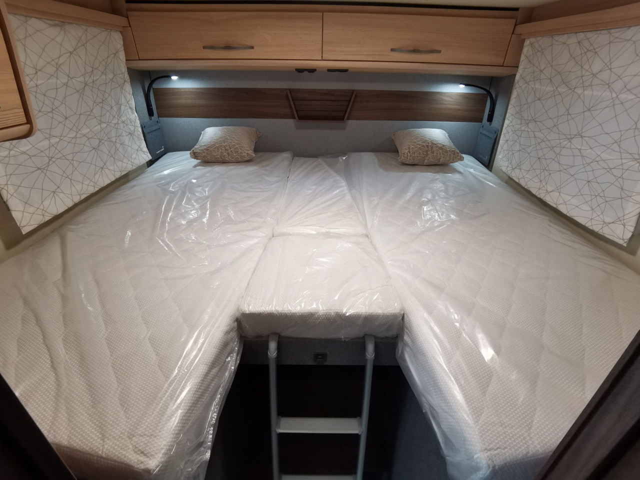 Ημιενιαίο αυτοκινούμενο Eura Mobil PROFILA T 726 EF /-2025-/ MONDIAL PLUS & S-PAKET: φωτογραφία 22 Ημιενιαίο αυτοκινούμενο Eura Mobil PROFILA T 726 EF /-2025-/ MONDIAL PLUS & S-PAKET: φωτογραφία 22