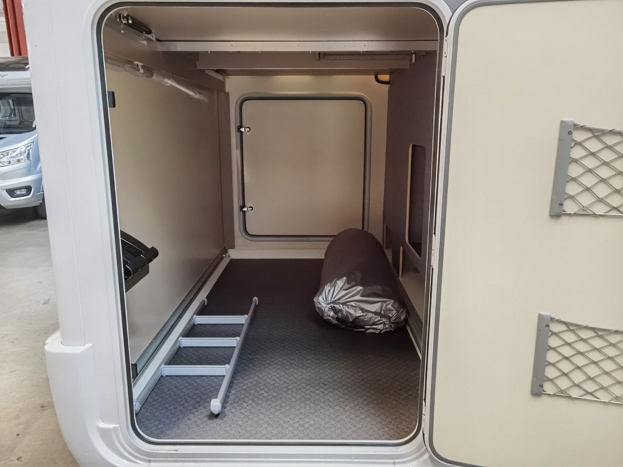 Ημιενιαίο αυτοκινούμενο Eura Mobil PROFILA T 726 EF /-2025-/ MONDIAL PLUS & S-PAKET: φωτογραφία 13 Ημιενιαίο αυτοκινούμενο Eura Mobil PROFILA T 726 EF /-2025-/ MONDIAL PLUS & S-PAKET: φωτογραφία 13