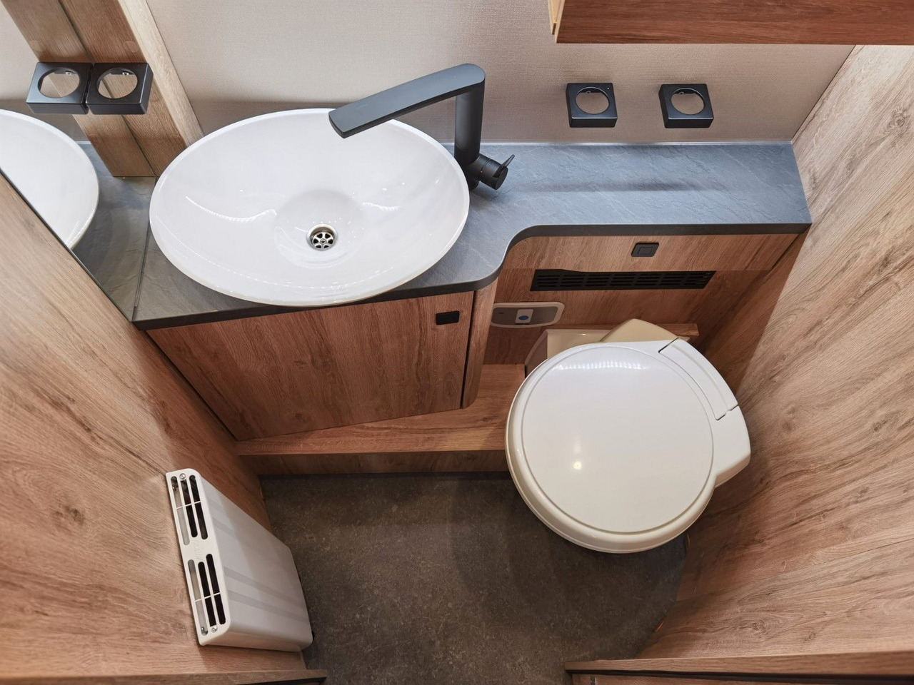 Ημιενιαίο αυτοκινούμενο Eura Mobil PROFILA T 726 QF FREESTYLE / -2026 - / 170PS -9G: φωτογραφία 21 Ημιενιαίο αυτοκινούμενο Eura Mobil PROFILA T 726 QF FREESTYLE / -2026 - / 170PS -9G: φωτογραφία 21