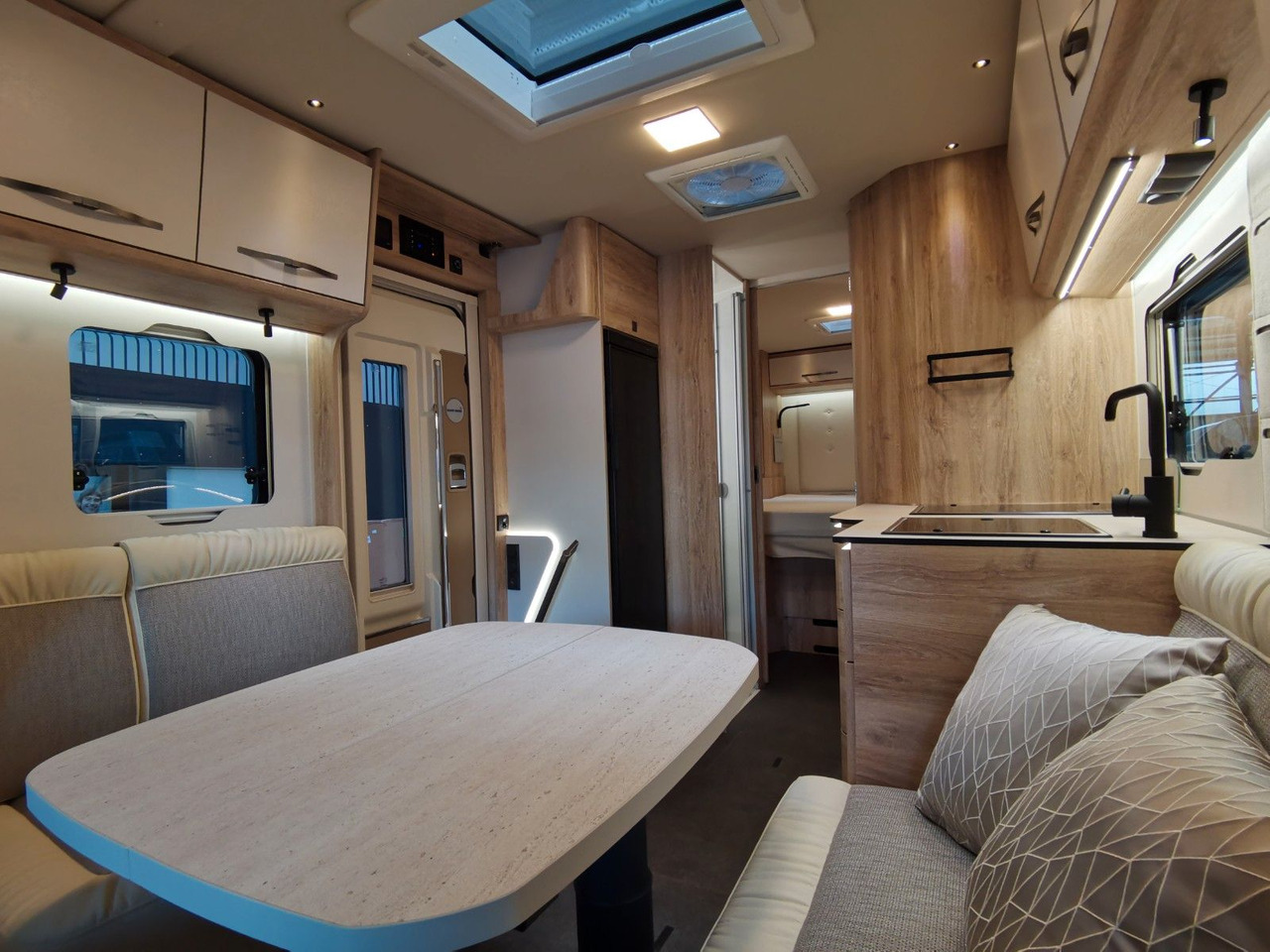 Ημιενιαίο αυτοκινούμενο Eura Mobil PROFILA T 726 QF FREESTYLE / -2026 - / 170PS -9G: φωτογραφία 14 Ημιενιαίο αυτοκινούμενο Eura Mobil PROFILA T 726 QF FREESTYLE / -2026 - / 170PS -9G: φωτογραφία 14