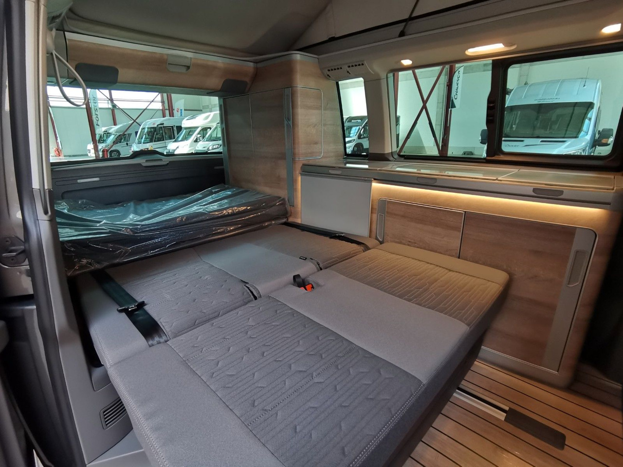 Επιβατικό βαν Volkswagen T6.1 CALIFORNIA OCEAN EDITION / DSG / NAVI / ACC: φωτογραφία 24