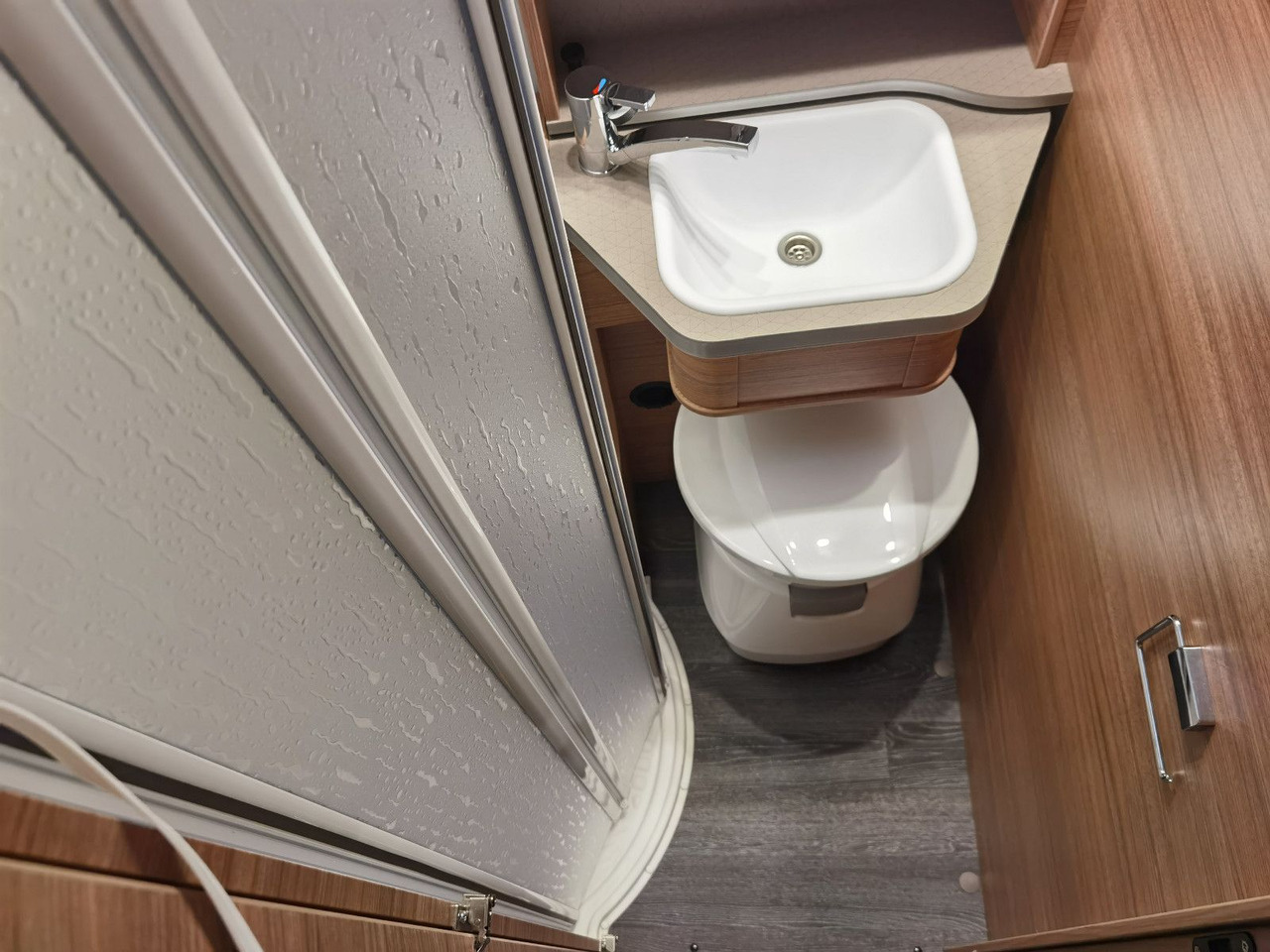 Ημιενιαίο αυτοκινούμενο Weinsberg CARACOMPACT 640 MEG EDITION-PEPPER / EINZELBETTE: φωτογραφία 21