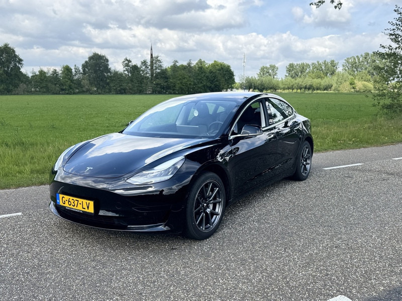 Tesla Model 3 - Αυτοκίνητο: φωτογραφία 1 Tesla Model 3 - Αυτοκίνητο: φωτογραφία 1