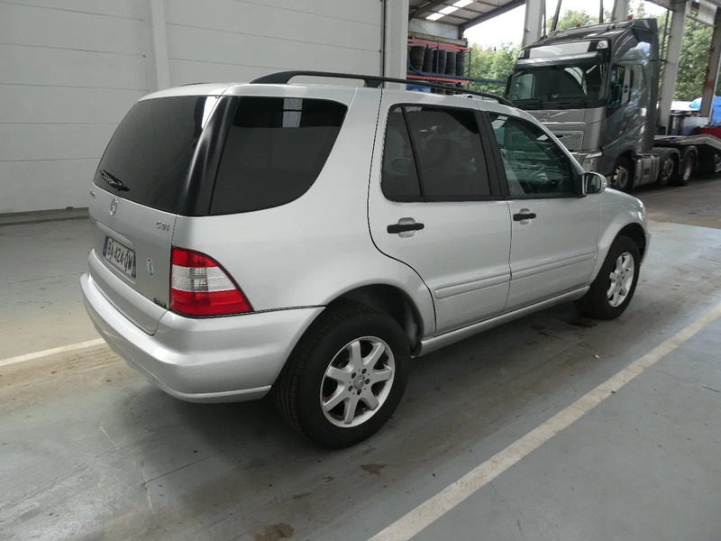 Mercedes-Benz M-Klasse ML 270 CDI 4x4 - SUV: φωτογραφία 5 Mercedes-Benz M-Klasse ML 270 CDI 4x4 - SUV: φωτογραφία 5