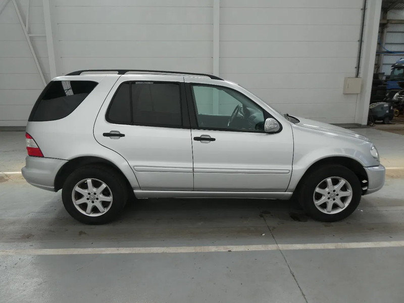 SUV Mercedes-Benz M-Klasse ML 270 CDI 4x4: φωτογραφία 6