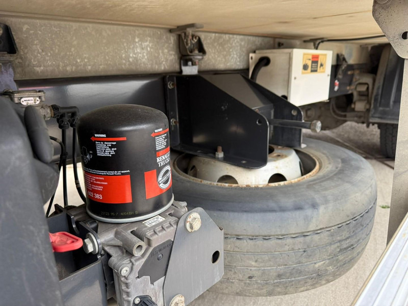 Φορτηγό ψυγείο Renault D210.14 Frigobox Multitemp + Taillift THERMO KING T800R: φωτογραφία 12