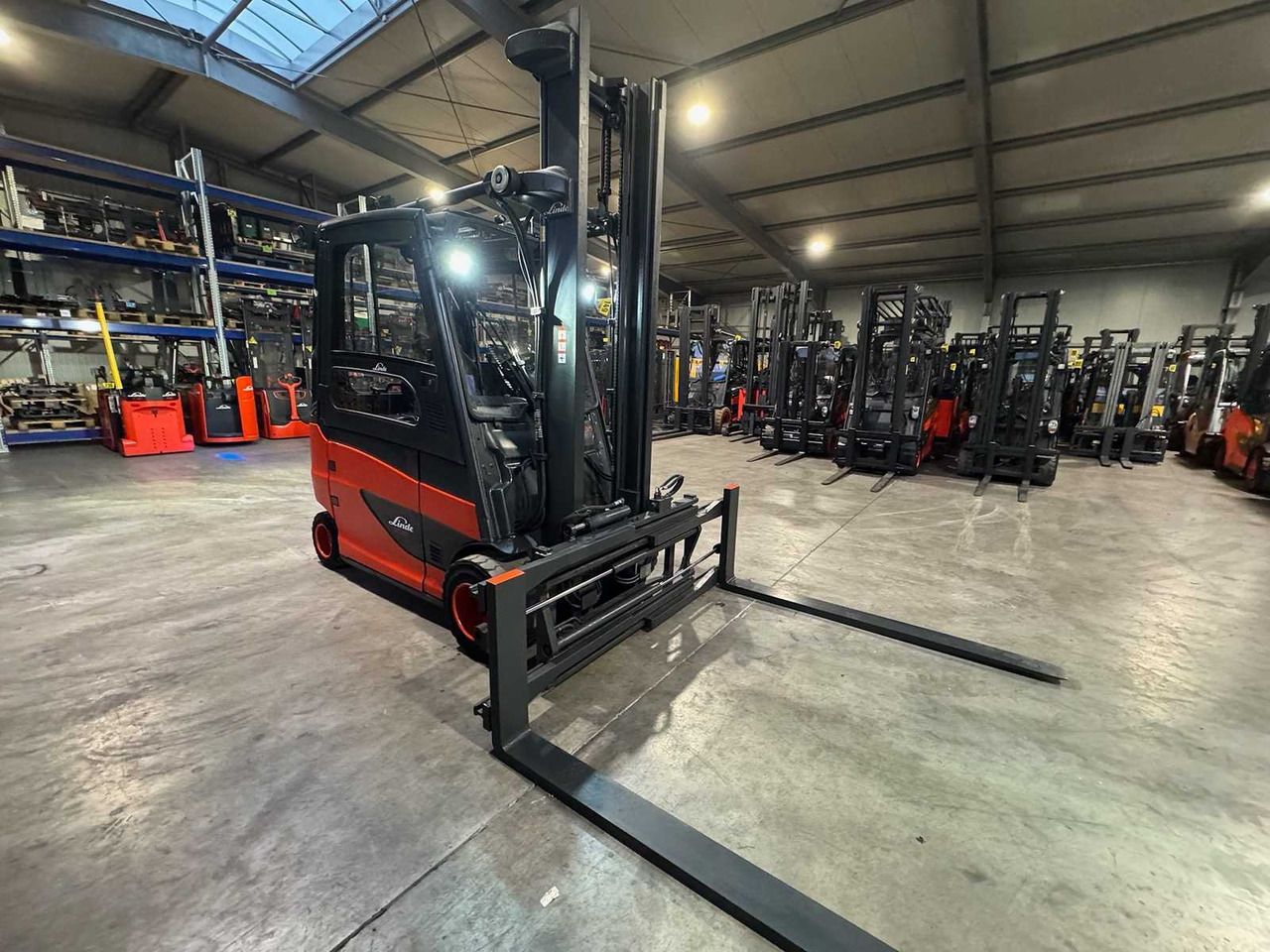 06/2023 SERVICE + UVV 11/2026 LINDE E35HL 3.500KG 3.+4. VALVE 180CM FORK ADJUSTER ELECTRIC FORKLIFT 8.839 HOURS - Περονοφόρο όχημα: φωτογραφία 1 06/2023 SERVICE + UVV 11/2026 LINDE E35HL 3.500KG 3.+4. VALVE 180CM FORK ADJUSTER ELECTRIC FORKLIFT 8.839 HOURS - Περονοφόρο όχημα: φωτογραφία 1
