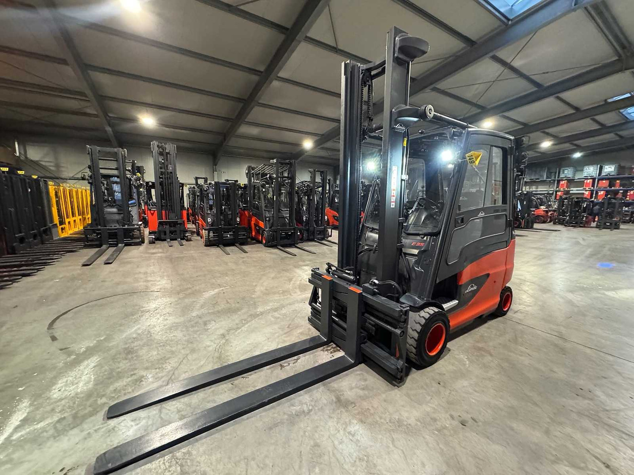 06/2023 SERVICE + UVV 11/2026 LINDE E35HL 3.500KG 3.+4. VALVE 180CM FORK ADJUSTER ELECTRIC FORKLIFT 8.839 HOURS - Περονοφόρο όχημα: φωτογραφία 4 06/2023 SERVICE + UVV 11/2026 LINDE E35HL 3.500KG 3.+4. VALVE 180CM FORK ADJUSTER ELECTRIC FORKLIFT 8.839 HOURS - Περονοφόρο όχημα: φωτογραφία 4