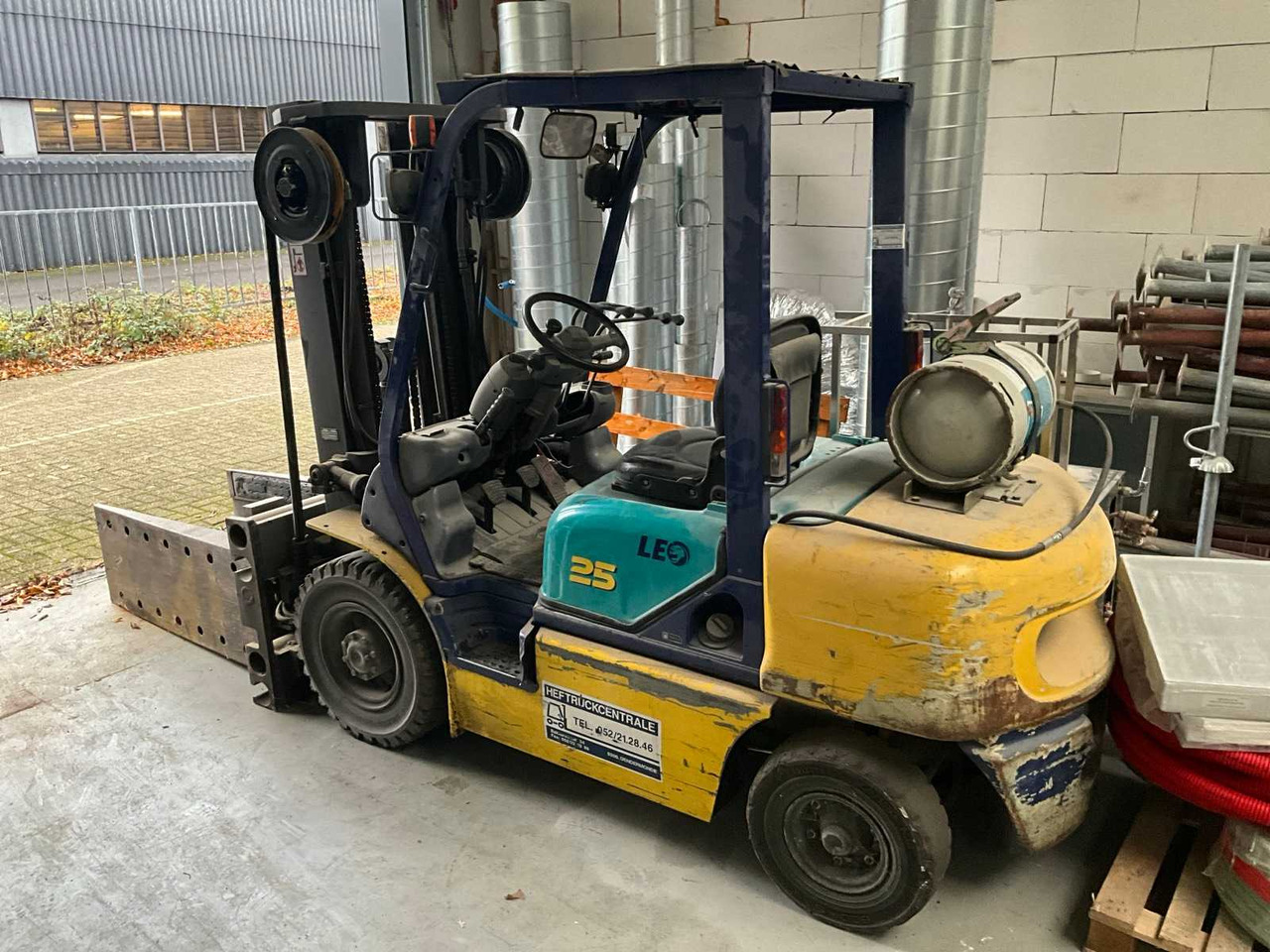 1999 KOMATSU FG25T12 FORKLIFT - Περονοφόρο όχημα: φωτογραφία 1 1999 KOMATSU FG25T12 FORKLIFT - Περονοφόρο όχημα: φωτογραφία 1